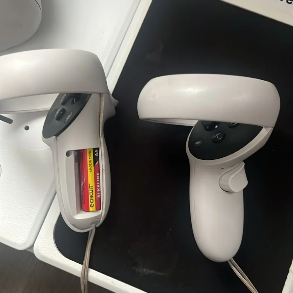 VR Headset - White